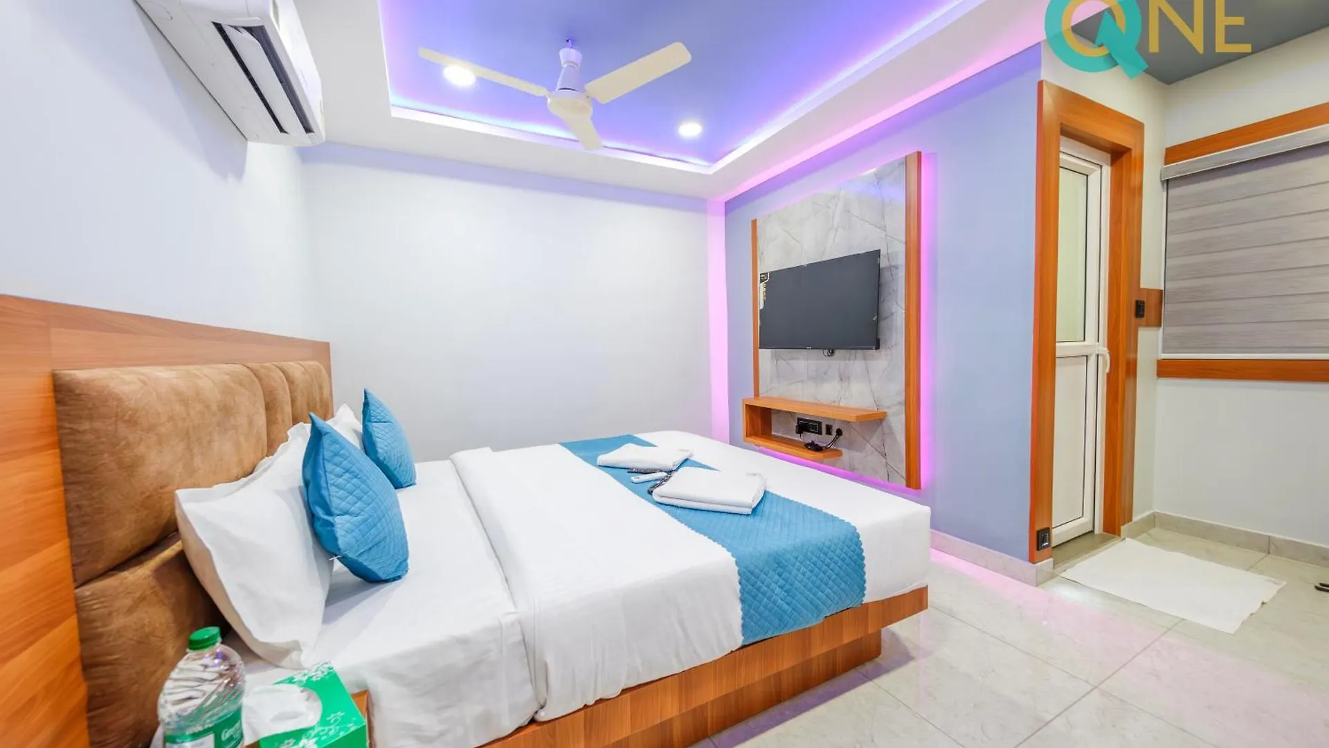 Kochi Q One Plaza酒店 4*,  印度